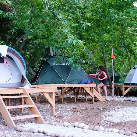 Camp Meeting Point Parque de Campismo *